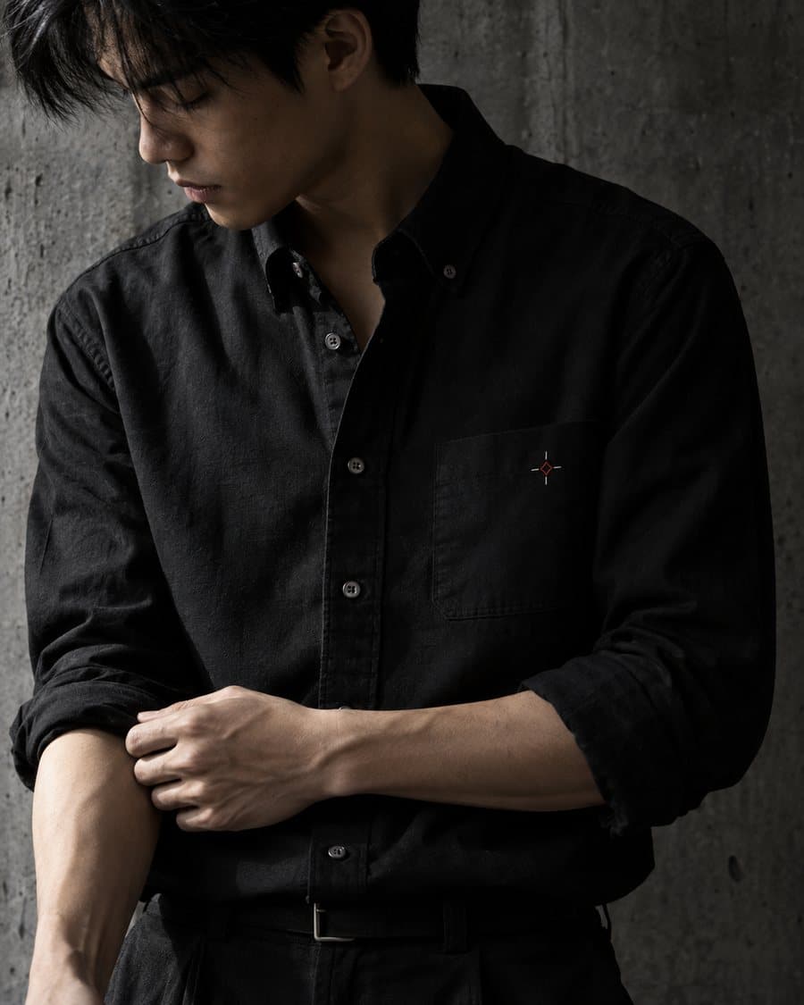 รับผลิตเสื้อเชิ้ต — เสื้อเชิ้ตพนักงาน แขนสั้น/แขนยาว ปักโลโก้อกซ้าย