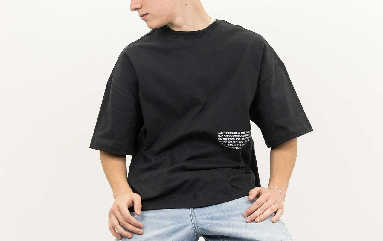 เสื้อ Oversize เสื้อโอเวอร์ไซส์ สไตล์เท่ที่ไม่มีคำว่า Out 1